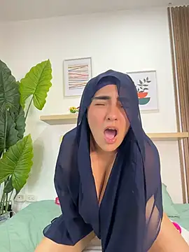 Malika_Noor - Lick fingers slowly 👅