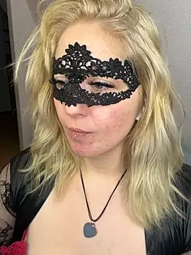 -CurvySecret- - 💦Spit on my Boobs