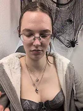 MrsCrazy18 - 🥵Show my Boobs and Massage