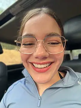 NicoleCut - My pussy vibrating while I drive