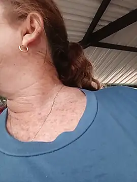Sexy-Woman-Mature - Squirt Outdoors