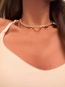 SophiiaStarr - Go doggy and show feet 🥵