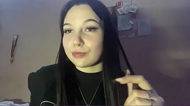 EileenKowalske - show your lips close up