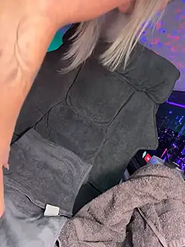 Nicki_Sun - Nacked+Domi in Pussy🥵💦🍆LT🎁