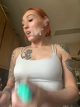 ThornsandHoney - Topless cleaning