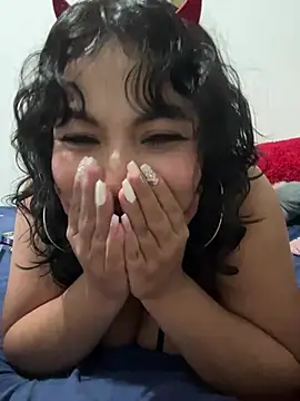Karlyprintt - suck nipples
