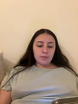 Angela80 - Complètement nue