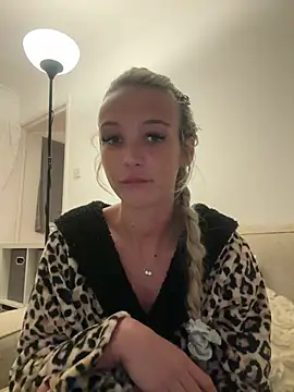 Summerblue_ - Boobs out 5 mins 🔥