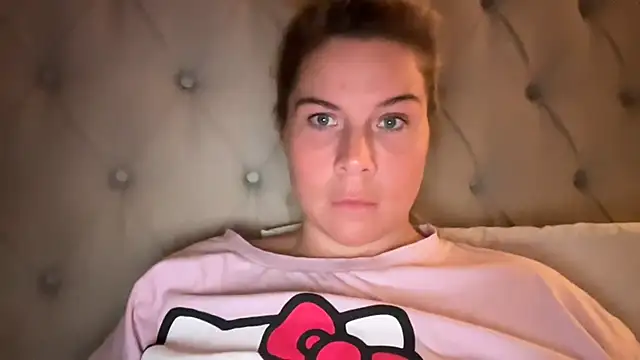 Erincheshire - LT GETS 10 MIN SQUIRT TAPE