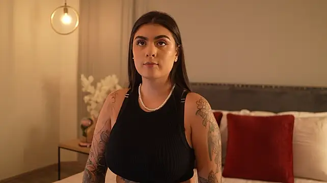 IrisBaker - flash tits