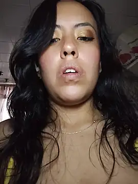 Queen_Ashly - Control my toy for 10* 😏