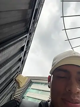 Dominiofit - No t-shirt in public