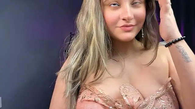 Demieliss - ''''shower some love'''''🦋 🎀