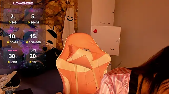Khaiimy - cum and spanks x5