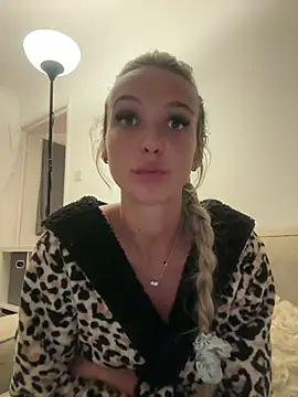 Summerblue_ - Boobs out 5 mins 🔥
