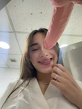 Sweet_Milaa1 - OFF PANTIES !!! ITS SOO RISKY !!!