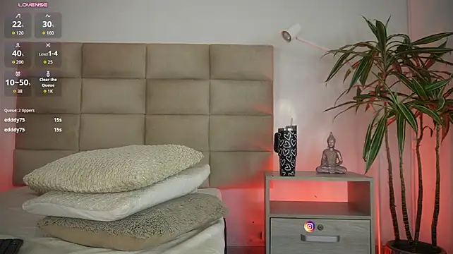 Sarah_GothicGirl - FINGERING PUSSY