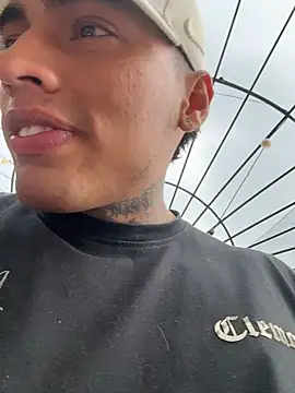 Dominiofit - Show cock in public