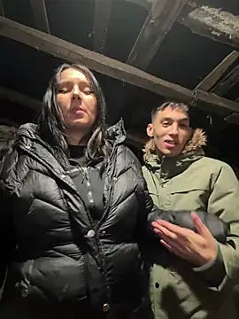 Hotamanda01 - Naked girl in public