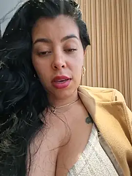 Luianna - Oil show, spank my ass