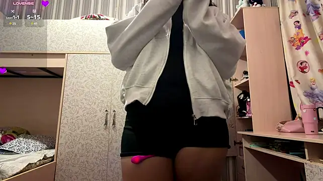 JohannaMickiewicz - rub some cream on my legs