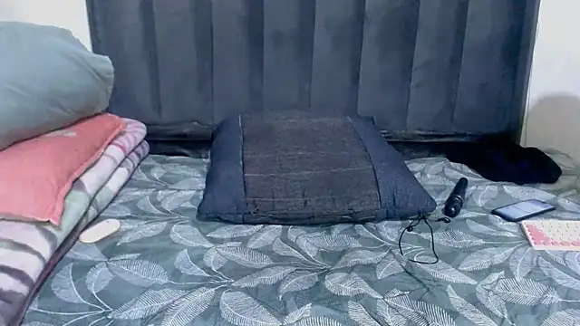 BigbootyNickyx