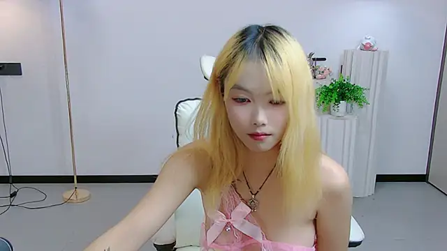 Sexy-girl-feifei - 小狗趴揉豆豆五分钟