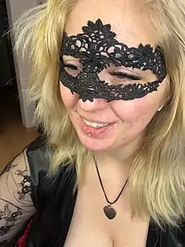 -CurvySecret- - 💦Spit on my Boobs