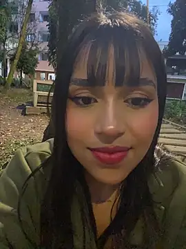 Mariangel_11 - no panties in the park 😈