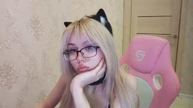 KiraBy - ick my finger close up + ahegao