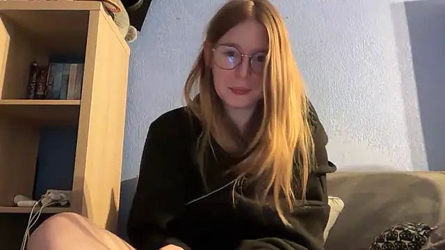 Thepretiestgirlhere