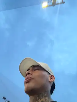 Dominiofit - Hard cock in public 5 min