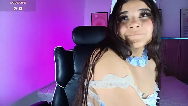Tifanny_grey - Suck fingers