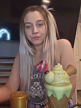 ScarletsWeb - usetipmenuSQUIRT highest tipper = :gift: