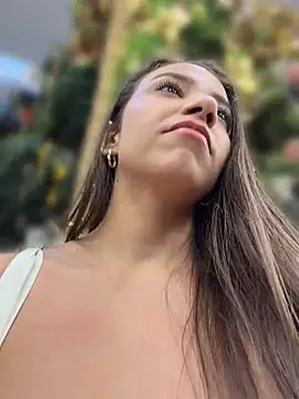 Hall_16 - Dildo in pussy