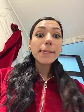 -_MiaQueen_- - Knock on stranger door 🤯