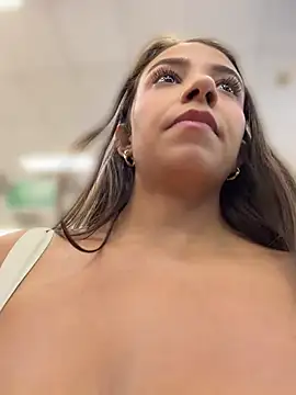 Hall_16 - Dildo in pussy