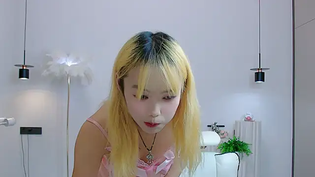 Sexy-girl-feifei - 小狗趴揉豆豆五分钟