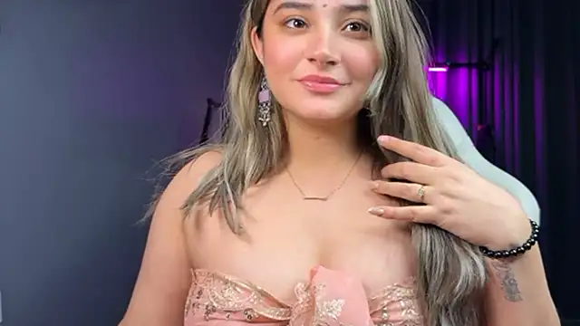 Demieliss - ''''shower some love'''''🦋 🎀