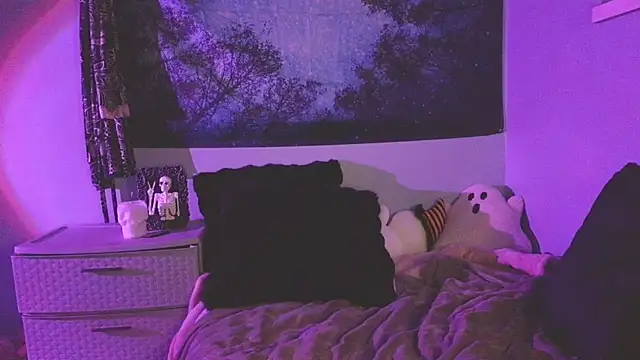 Tayamorxo - dildo show for 3 minutes!!