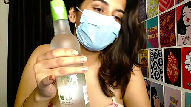 Hot_Niya2 - Vodka shot and dance 🥃