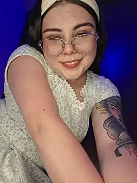 Julieth88_ - Playing with fingers in the pussy + lush