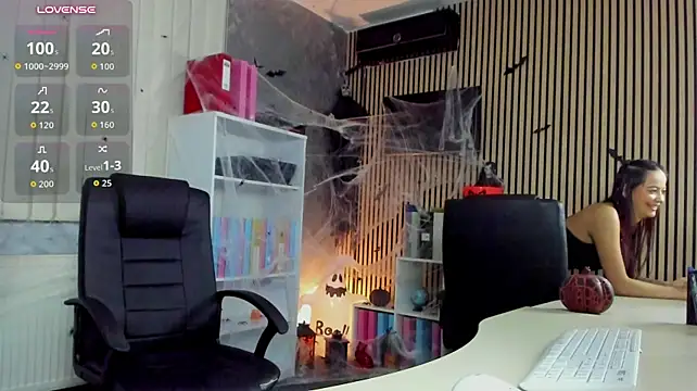 OfficeGirls - splash BOOhoho SQUIRT💦💦