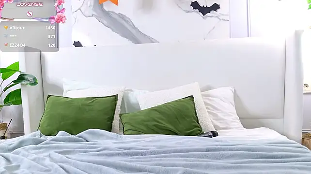 Flora_DeVille - Come on over to my chair
