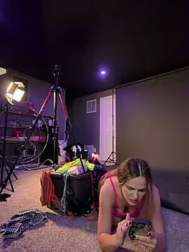 ItskellyXO - Put lovense toy in
