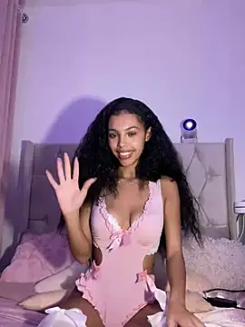 Brattybaee - Spit on tits💗
