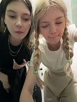 Elsawhere - Nancy do her best ahegao n massage boobs
