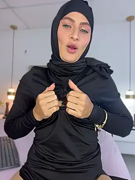 Aisha_k - Squeeze my tits