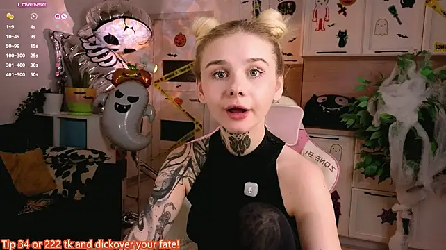 Britney_Lynch - fingering pussy