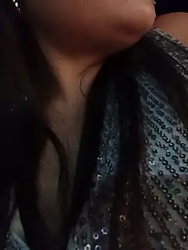 Julieth_hot-69 - Topless in the store 😈🍒